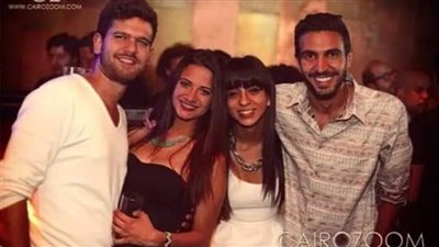 صور نادرة لـ أبناء الفنانة آثار الحكيم الذين حرمت منهم وهم أطفال.. ووسامتهم بعد أن صاروا شبابا صدمت والدتهم!!