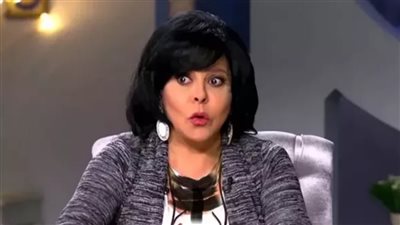 اعترف لاسعاد يونس بكل شيء.. فنان شهير اعتبروه بنت في طفولته من شدة جماله ولم يتزوج حتى عمر 55 عام